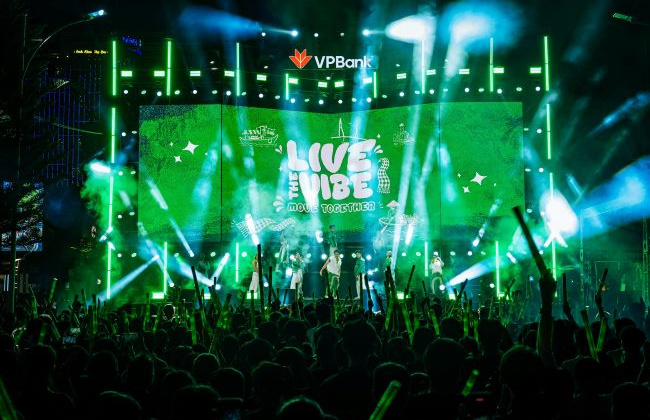 Cần Thơ: Đêm nhạc "VPBank Live the Vibe - Move Together" tạo điểm hẹn cho giới trẻ