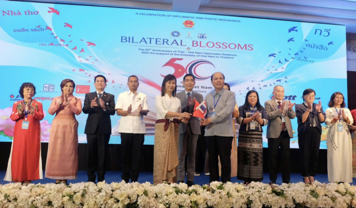 Bilateral Blossoms – Những đóa hoa hữu nghị song phương: Bản hoà tấu của ngoại giao và thi ca kỷ niệm 50 năm quan hệ Thái Lan – Việt Nam