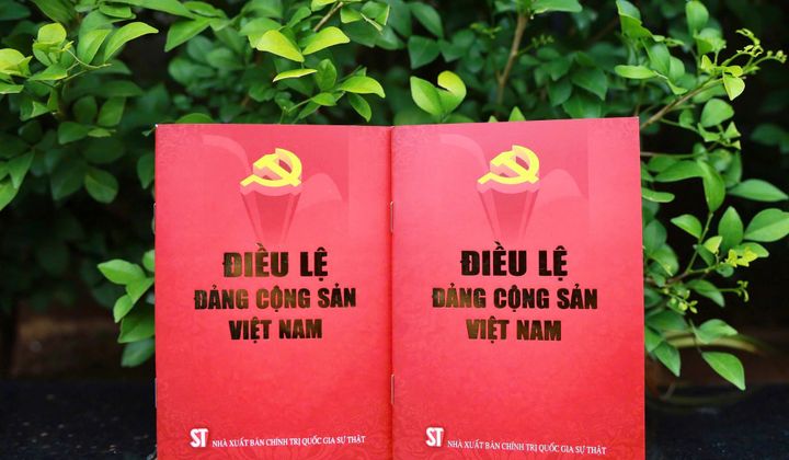 Hoàn thiện Điều lệ Đảng - Củng cố nền tảng chính trị, nâng cao năng lực lãnh đạo trong giai đoạn mới
