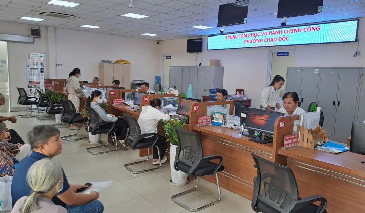 Trung tâm Phục vụ hành chính công phường Châu Đốc: Nâng tầm chất lượng phục vụ, kiến tạo nền hành chính hiện đại