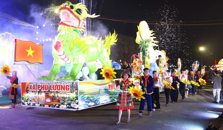 Thái Nguyên rộn ràng đêm hội “Mùa trăng yêu thương”
