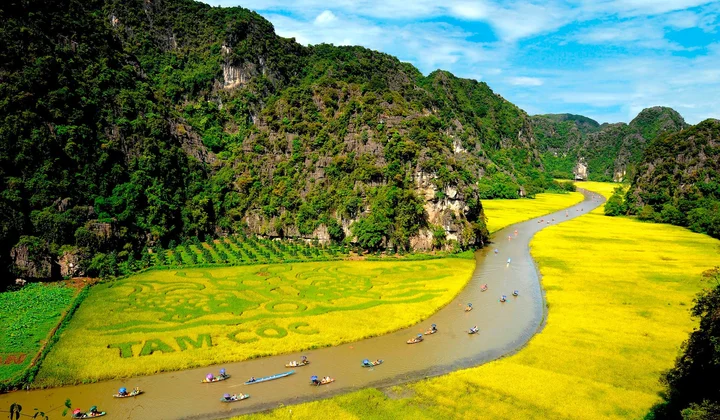 Thể chế mở đường cho du lịch trở thành động lực tăng trưởng mới