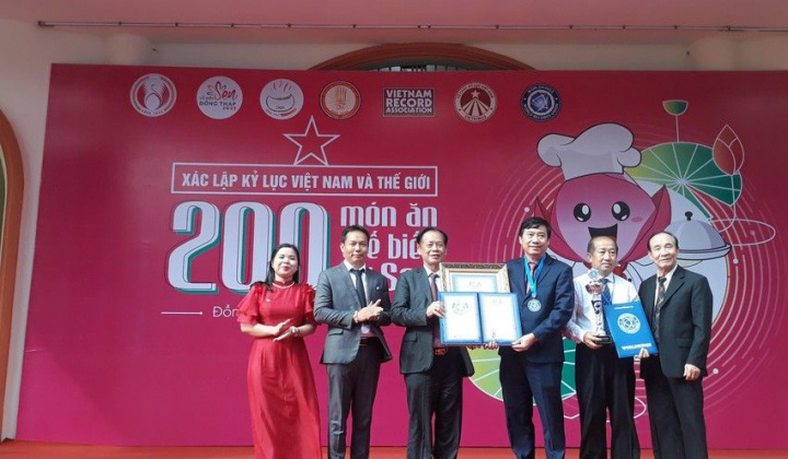 Đồng Tháp lập kỷ lục Việt Nam và thế giới 200 món ăn từ Sen