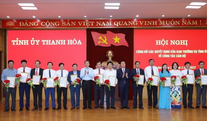 Thanh Hoá: Công bố và trao Quyết định của Ban Thường vụ Tỉnh ủy về công tác cán bộ