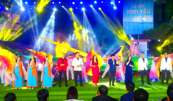 Đặc sắc Lễ hội Tình yêu Hòn Trống Mái – Sầm Sơn năm 2023