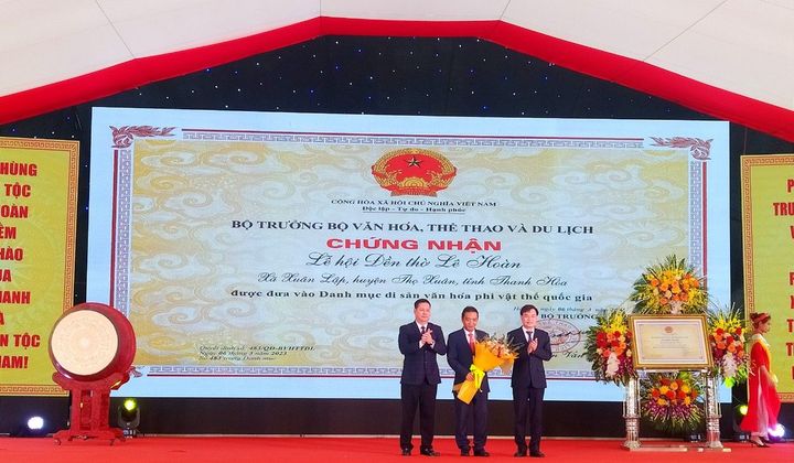 Thanh Hoá: Đón nhận Di sản văn hóa phi vật thể quốc gia Lễ hội đền thờ Lê Hoàn