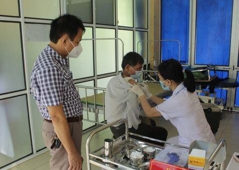 Nỗ lực của cán bộ y tế Trung tâm y tế huyện Vĩnh Lộc