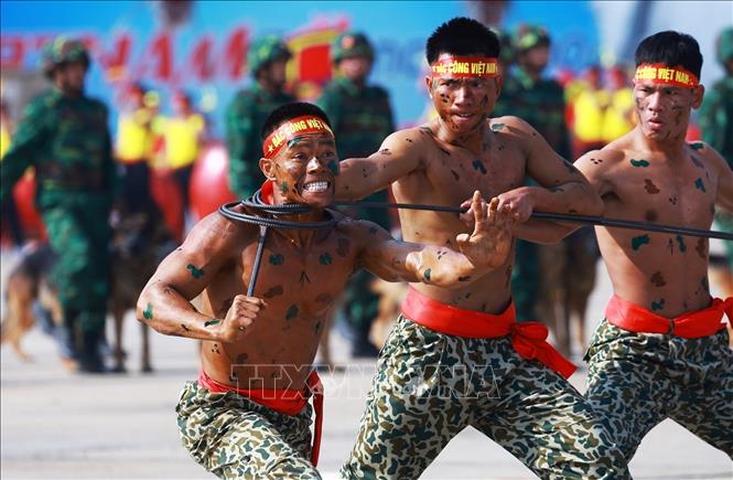 Biểu diễn đặc công tại Lễ Khai mạc