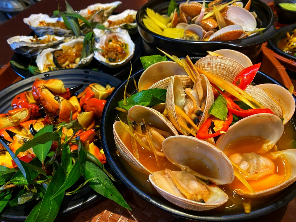 Khám phá Hạ Long