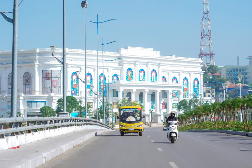 Khám phá Hạ Long