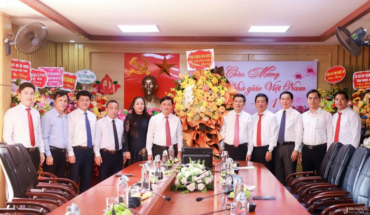 Bí thư Tỉnh ủy Nghệ An Thái Thanh Quý chúc mừng Ngày Nhà giáo Việt Nam