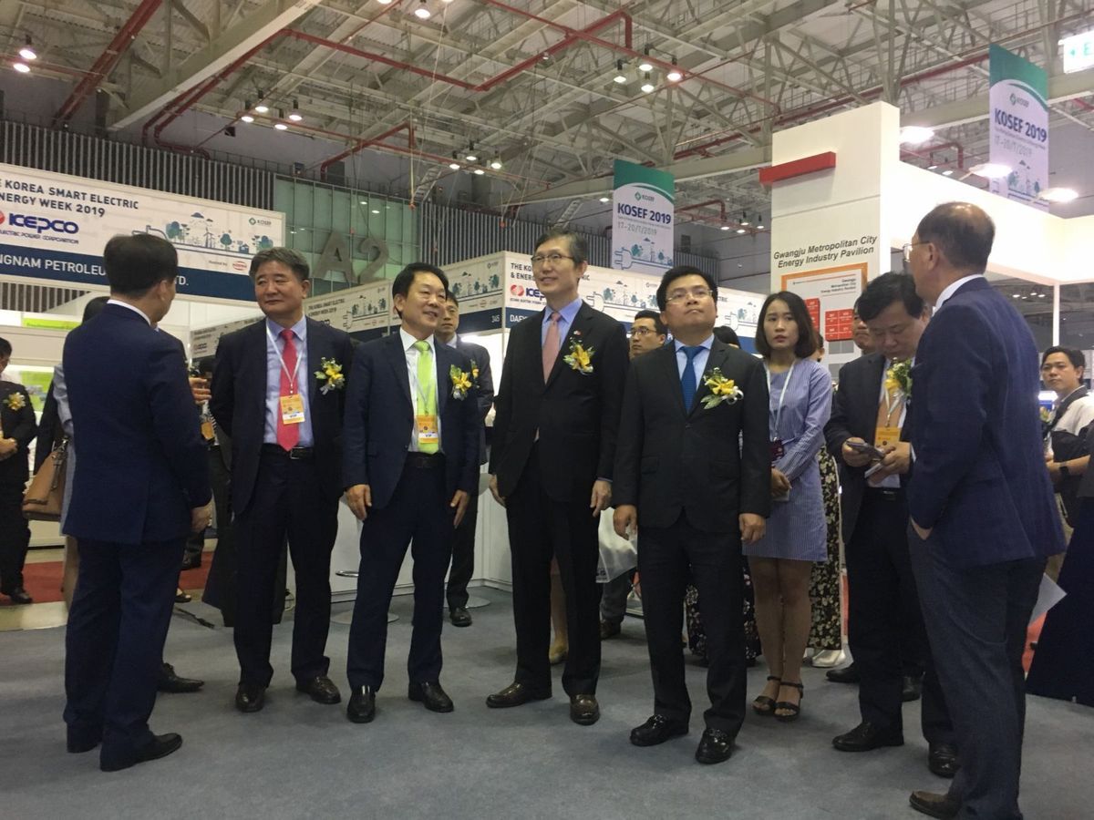 Các quản lý cấp cao của Tập đoàn KEPCO (K-SEM & Giải pháp năng lượng đô thị thông minh) của Hàn Quốc tại Enertec Expo 2019
