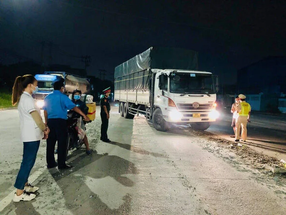 Một chốt kiểm dịch trên đường vào TPHCM – Nguồn: Internet