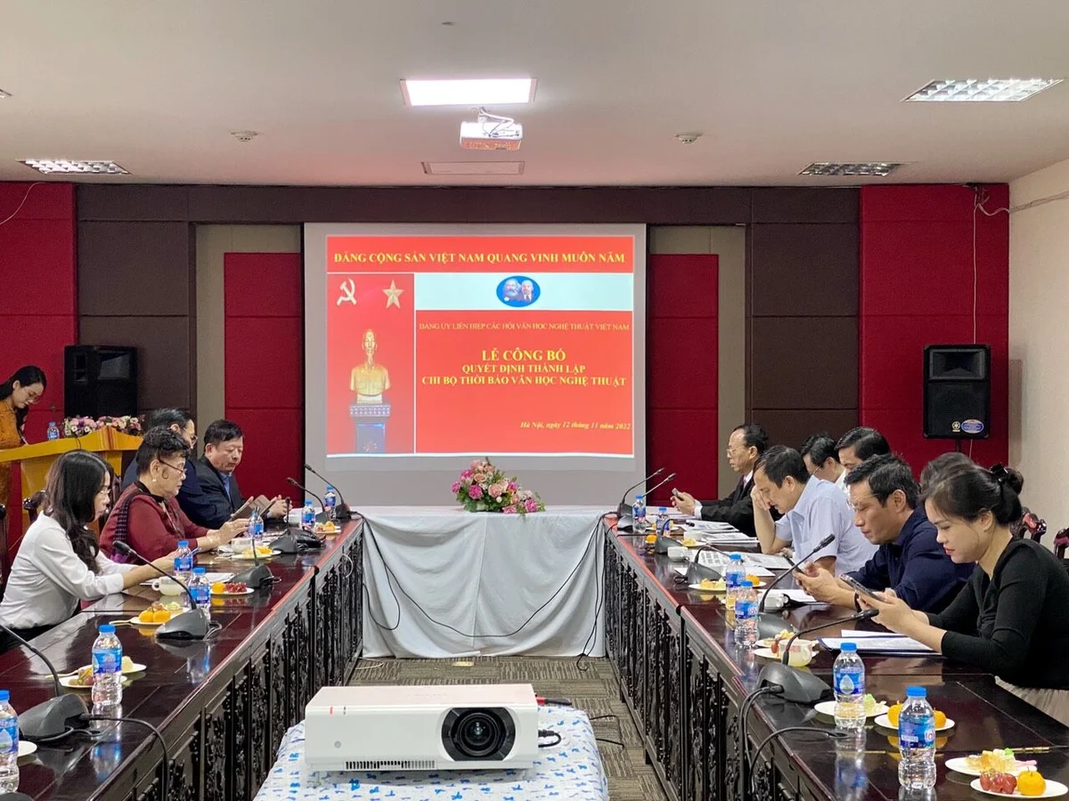 Lễ công bố Quyết định thành lập Chi bộ Thời báo Văn học nghệ thuật - 1