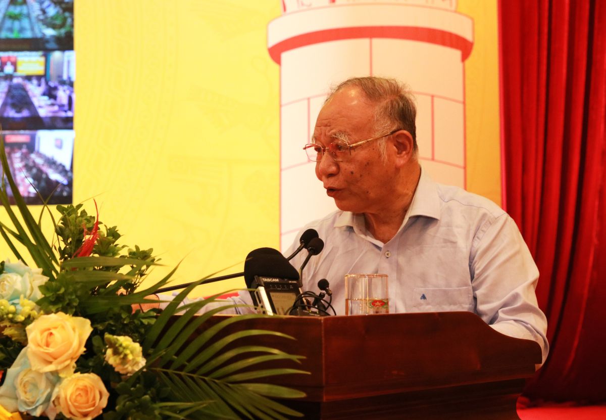 GS.TS Hoàng Chí Bảo, Nguyên Ủy viên Hội đồng Lý luận Trung ương, chuyên gia cao cấp Học viện chính trị quốc gia Hồ Chí Minh tham luận tại Hội thảo.