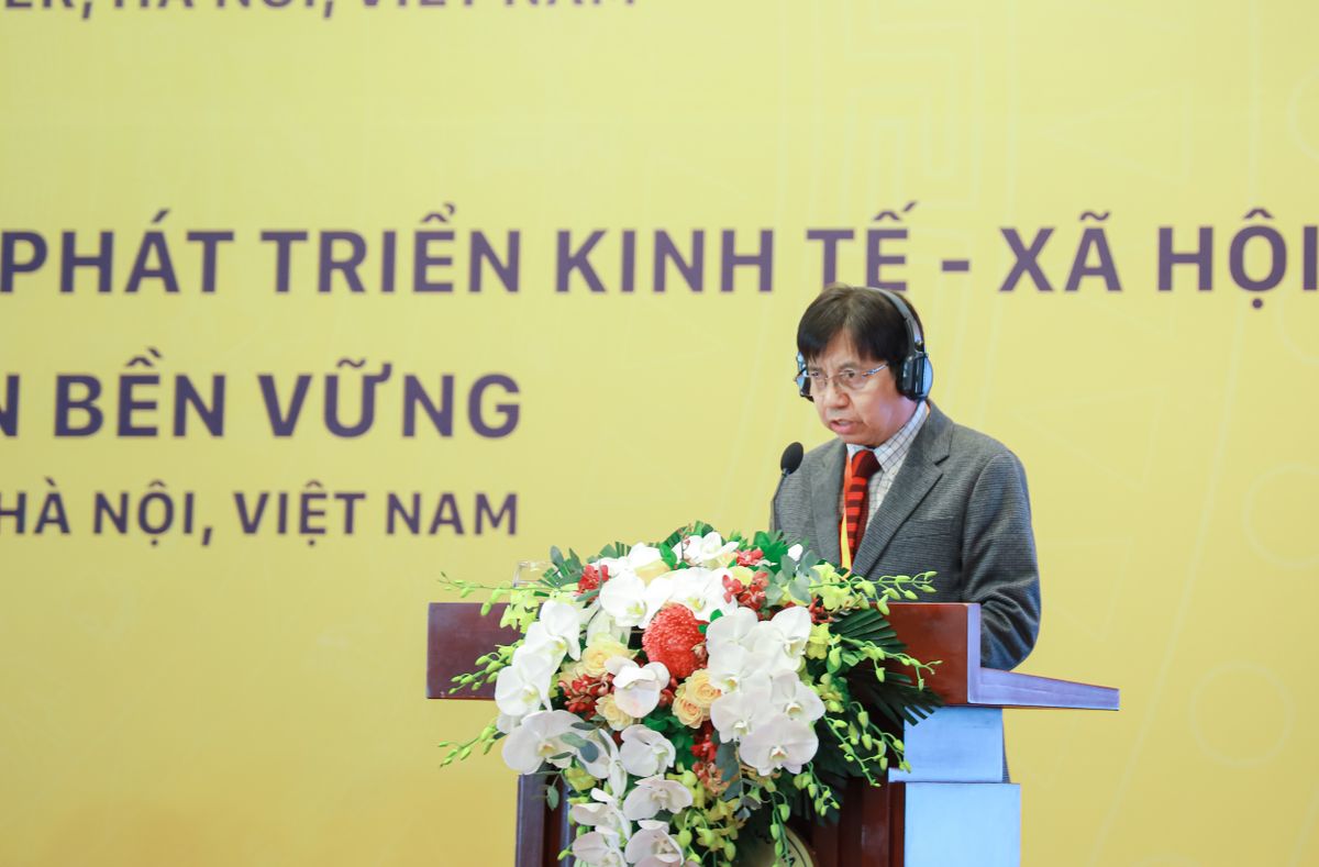 Tổng thư ký EROPA Alex Brillantes Js phát biểu tại Hội nghị thường niên EROPA năm 2023.
