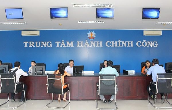 Đẩy mạnh phân cấp TTHC và cắt giảm, đơn giản hóa thủ tục hành chính nội bộ