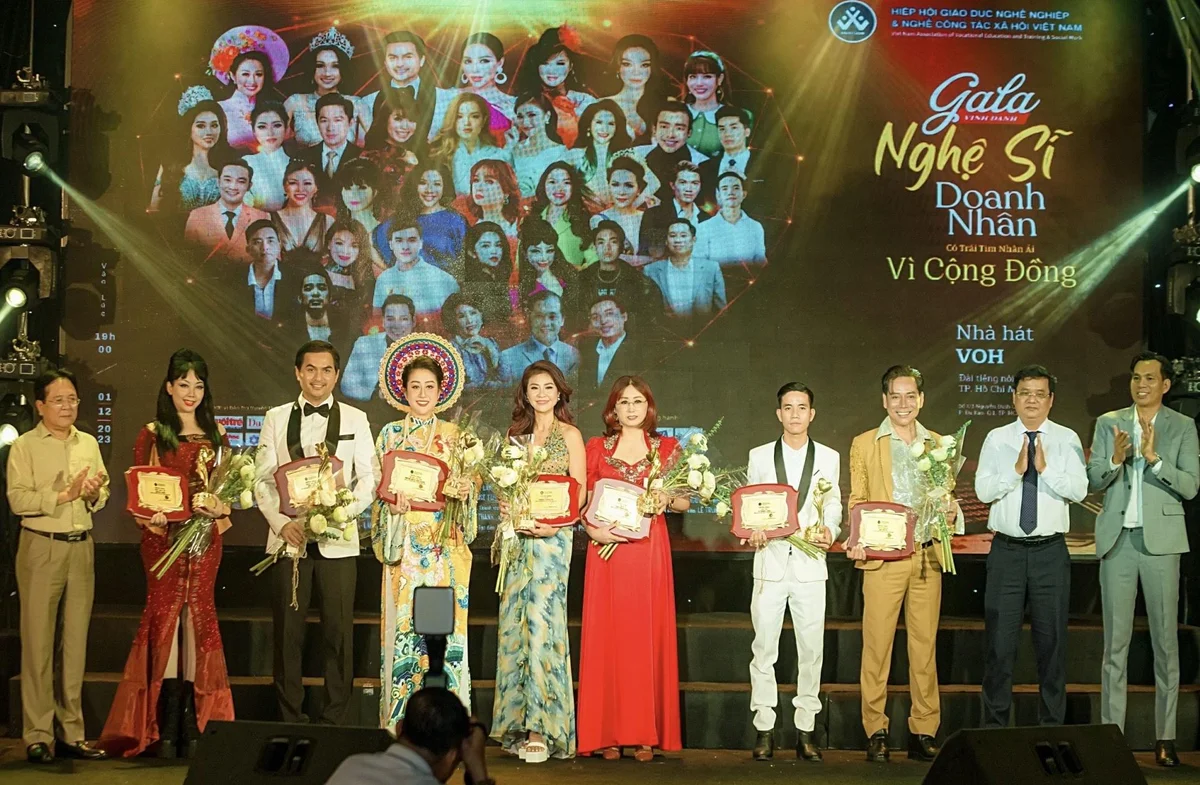 Tôn vinh những tổ chức, cá nhân Nghệ sĩ, Doanh nghiệp, Doanh nhân có nhiều đóng góp cho cộng đồng trong công tác xã hội thiện nguyện nói chung trong năm 2023