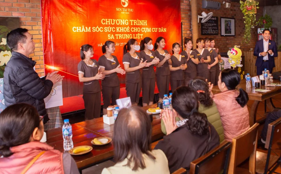 Sen Tài Thu giao mầm hạnh phúc
