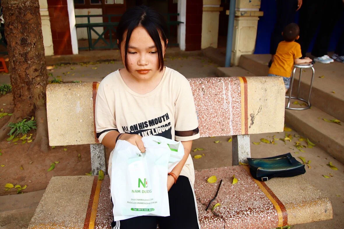 Dược Mỹ Phẩm Nam Dương trao tặng 700 suất quà cho các em nhỏ vùng biên giới