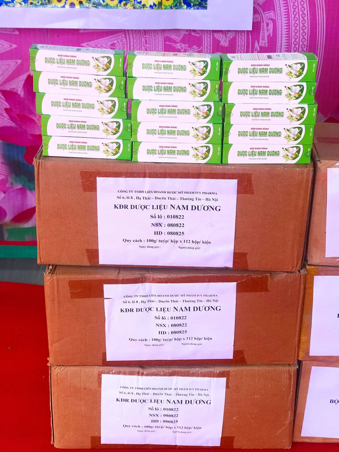 Dược Mỹ Phẩm Nam Dương trao tặng 700 suất quà cho các em nhỏ vùng biên giới