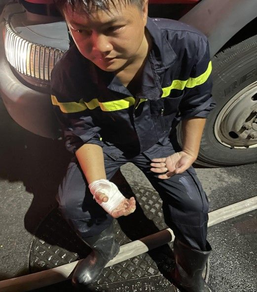 1 cán bộ chiến sĩ bị thương khi đang làm nhiệm vụ.