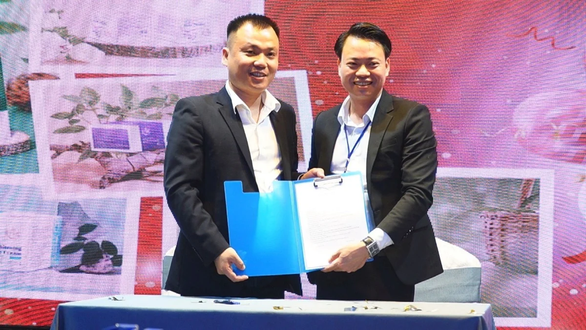 Cùng ông Nguyễn Minh Cường, Tổng Giám đốc Tập đoàn Vietsmile