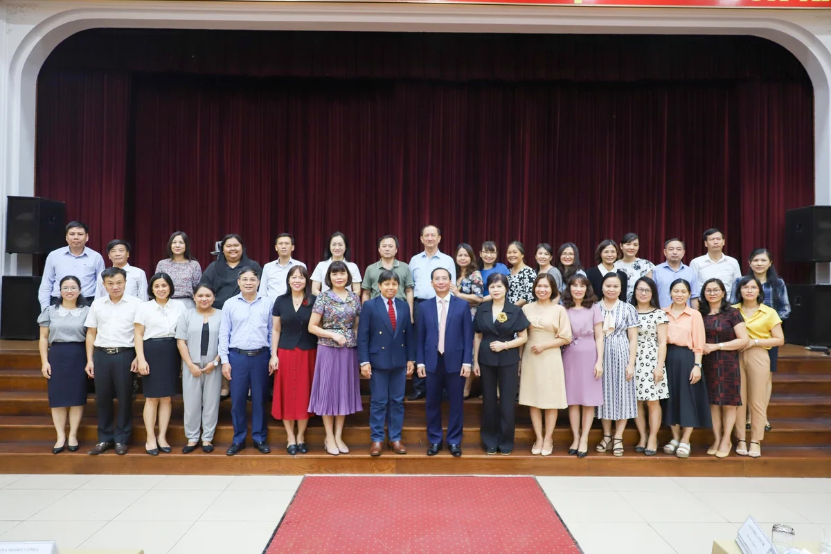 Chụp ảnh lưu niệm