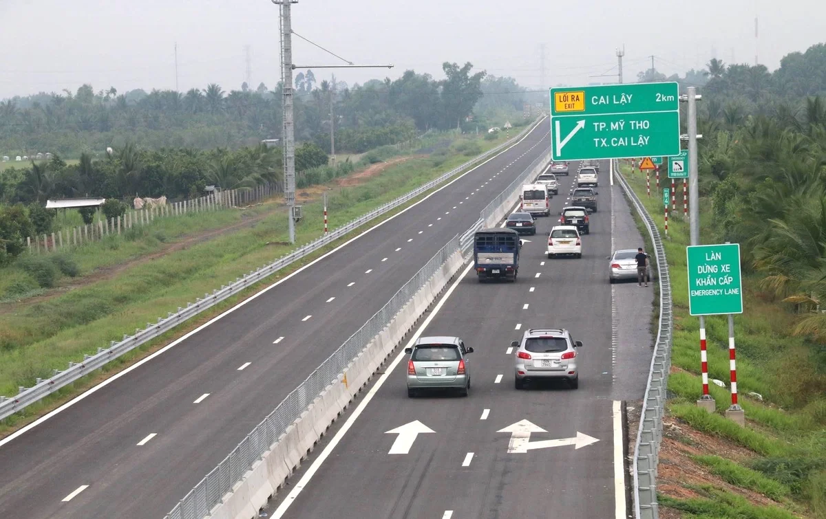 Phấn đấu hết năm 2025 cơ bản hoàn thành 600 km đường cao tốc vùng đồng bằng sông Cửu Long
