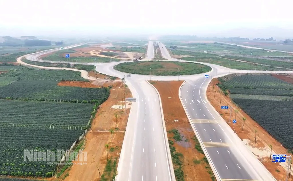 https://apibeta.baoninhbinh.org.vn/user-blob/15088545-560b-d200-1fa2-cc31adda5a44/2024/11/19/cong-trinh1.jpg