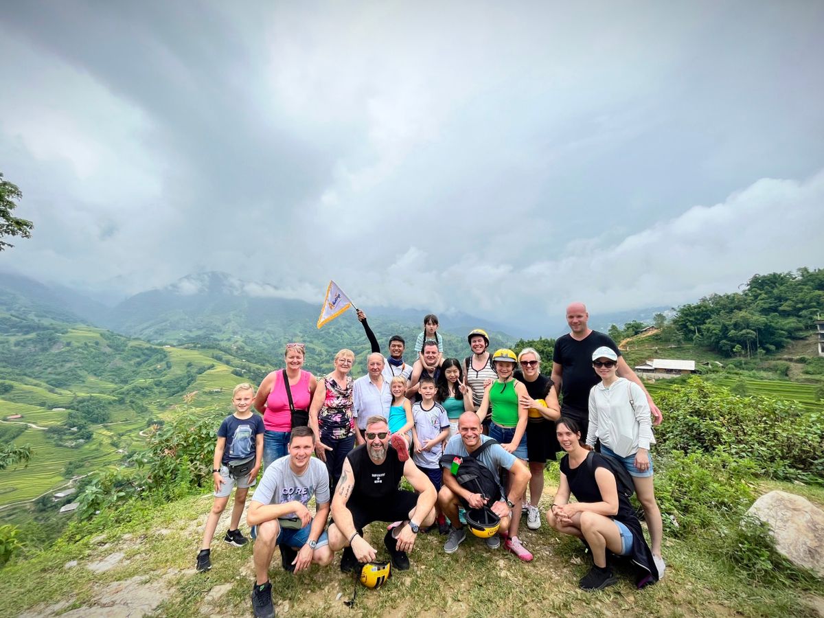 Khách hàng tin tưởng Ahatrip VN Travel