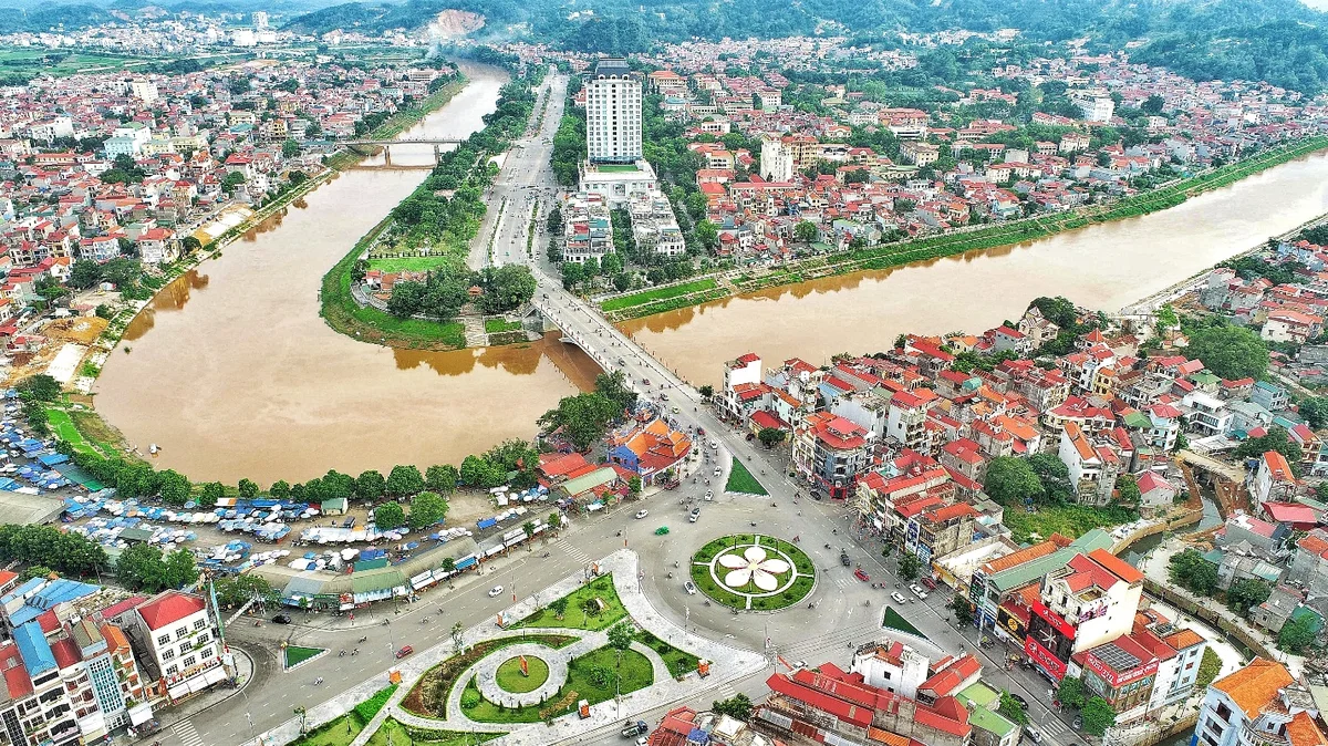 Xây dựng tỉnh Lạng Sơn thành trung tâm dịch vụ cấp vùng
