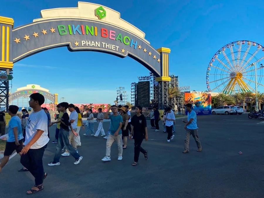 Lễ hội Carnival NovaWorld Phan Thiet 30/4 bùng nổ du khách