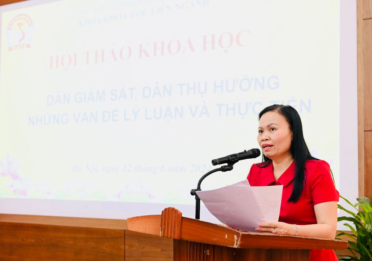 PGS.TS. Nguyễn Thị Thu Hà – Trưởng khoa, Khoa Khoa học liên ngành phát biểu đề dẫn Hội thảo.