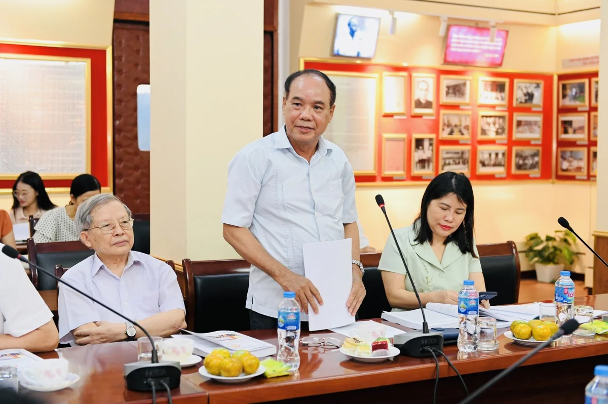 PGS.TS. Ngô Đình Xây, nguyên Vụ trưởng, Vụ Lý luận chính trị, Ban Tuyên giáo Trung ương tham luận tại Hội thảo.