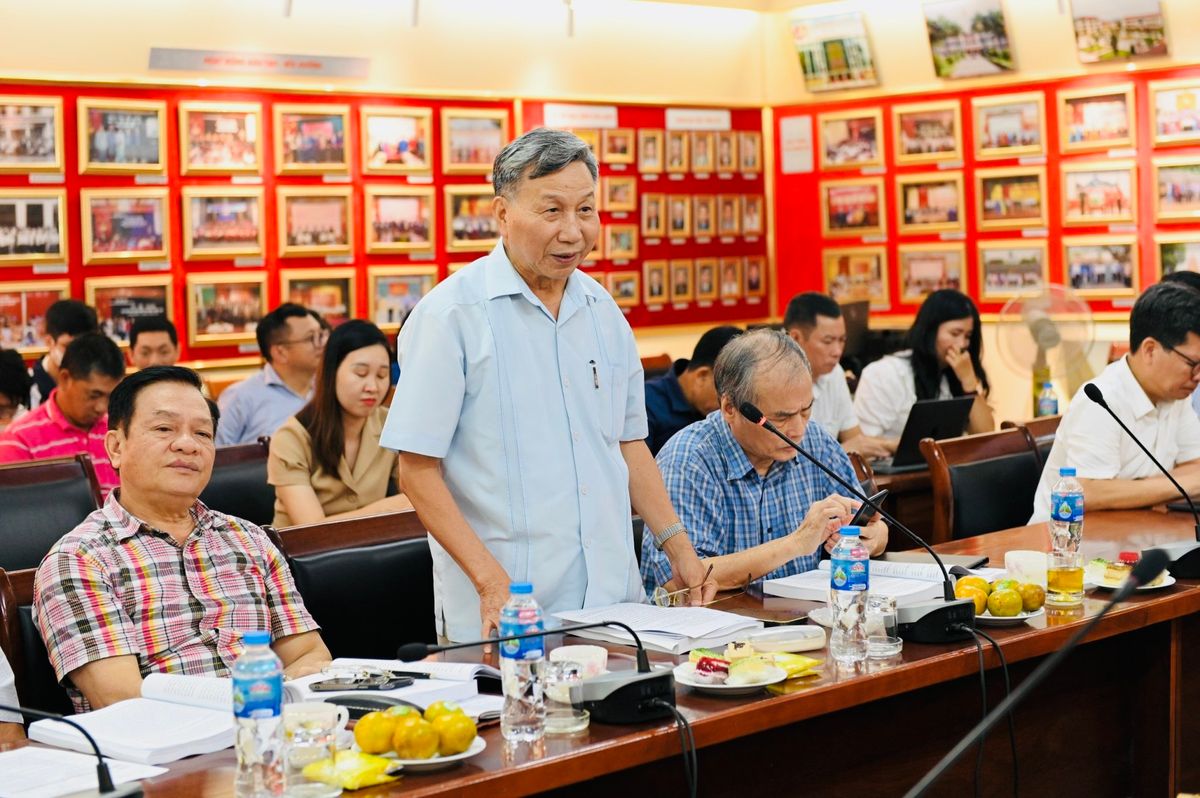 PGS.TS. Trần Nam Chuân – nguyên cán bộ Viện Chiến lược, Bộ Quốc phòng tham luận tại Hội thảo.