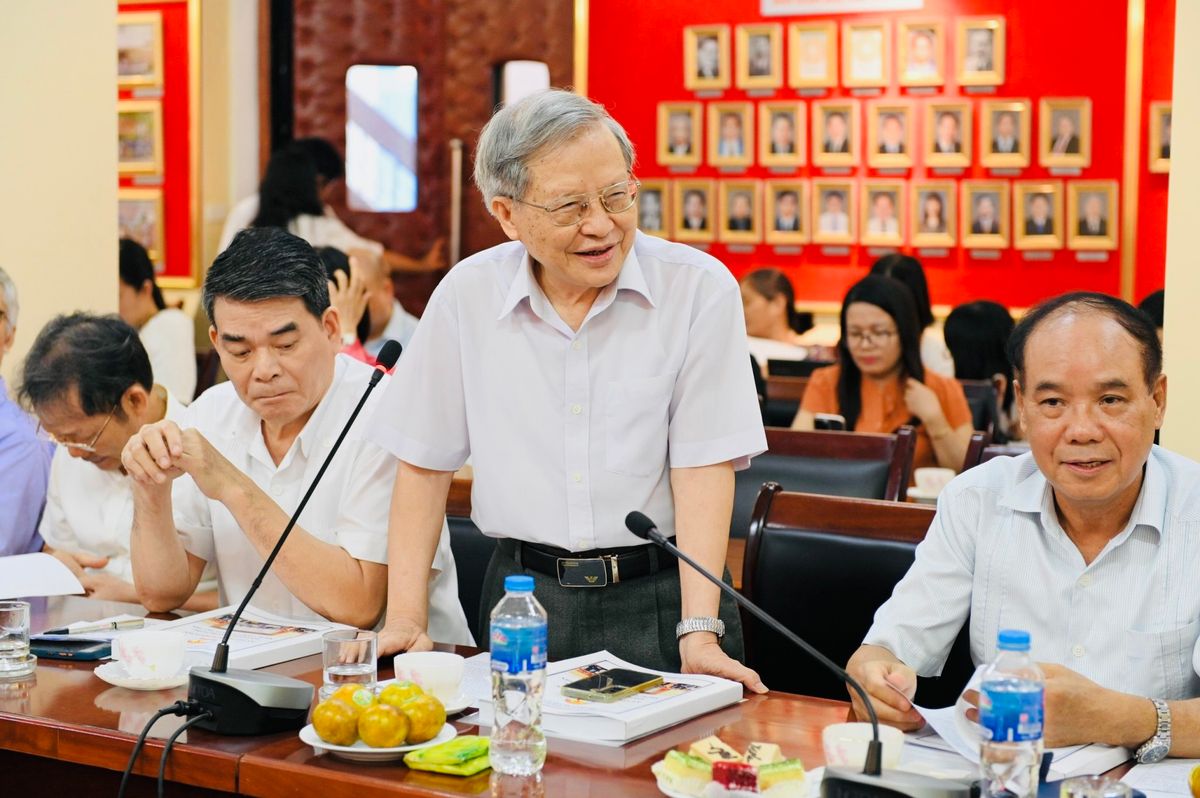 GS.TS. Nguyễn Trọng Chuẩn – Phó Chủ tịch Hội Triết học Việt Nam, Tổng Biên tập Tạp chí Nghiên cứu Triết học tham luận tại Hội thảo.