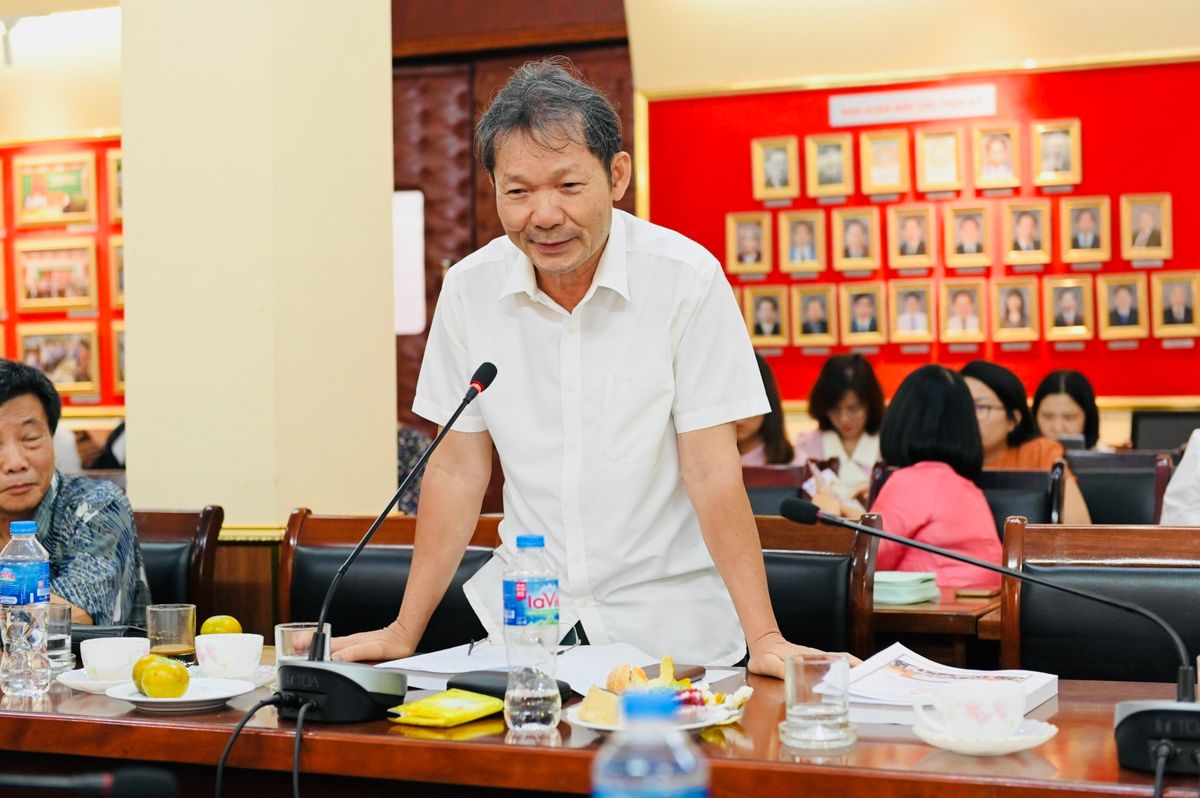 TS. Nguyễn Ngọc Vân – nguyên Viện trưởng Viện Khoa học Tổ chức nhà nước, Bộ Nội vụ tham luận tại Hội thảo.