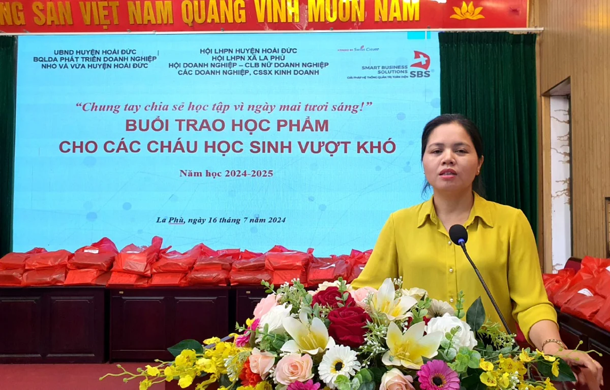 Bà Nguyễn Thanh Bình, Phó Bí thư thường trực Đảng ủy, Chủ tịch HĐND xã phát biểu chỉ đạo.