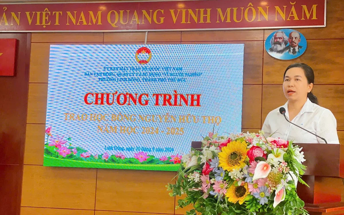 82 suất học bổng Nguyễn Hữu Thọ đã được trao tận tay các em học sinh, sinh viên 