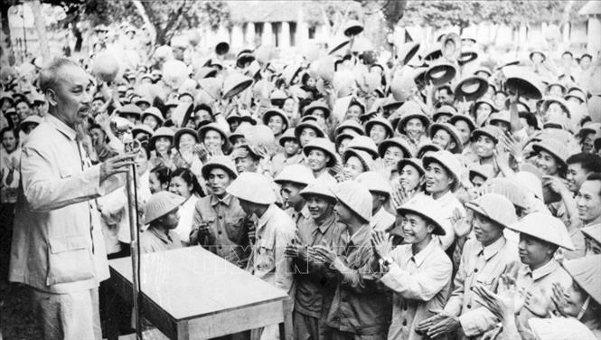 Chủ tịch Hồ Chí Minh với Quân đội nhân dân Việt Nam