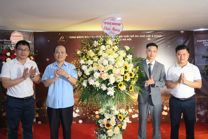 Tặng hoa