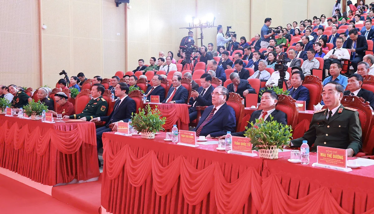 Các đại biểu dự Lễ kỷ niệm 90 năm thành lập cơ sở Đảng Cộng sản đầu tiên của tỉnh Thái Nguyên.