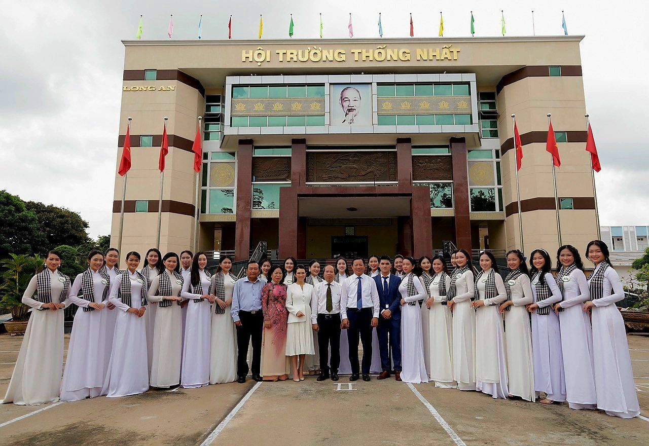 Top 25 thí sinh Hoa khôi Sông Vàm 2022 tham gia các hoạt động ý nghĩa