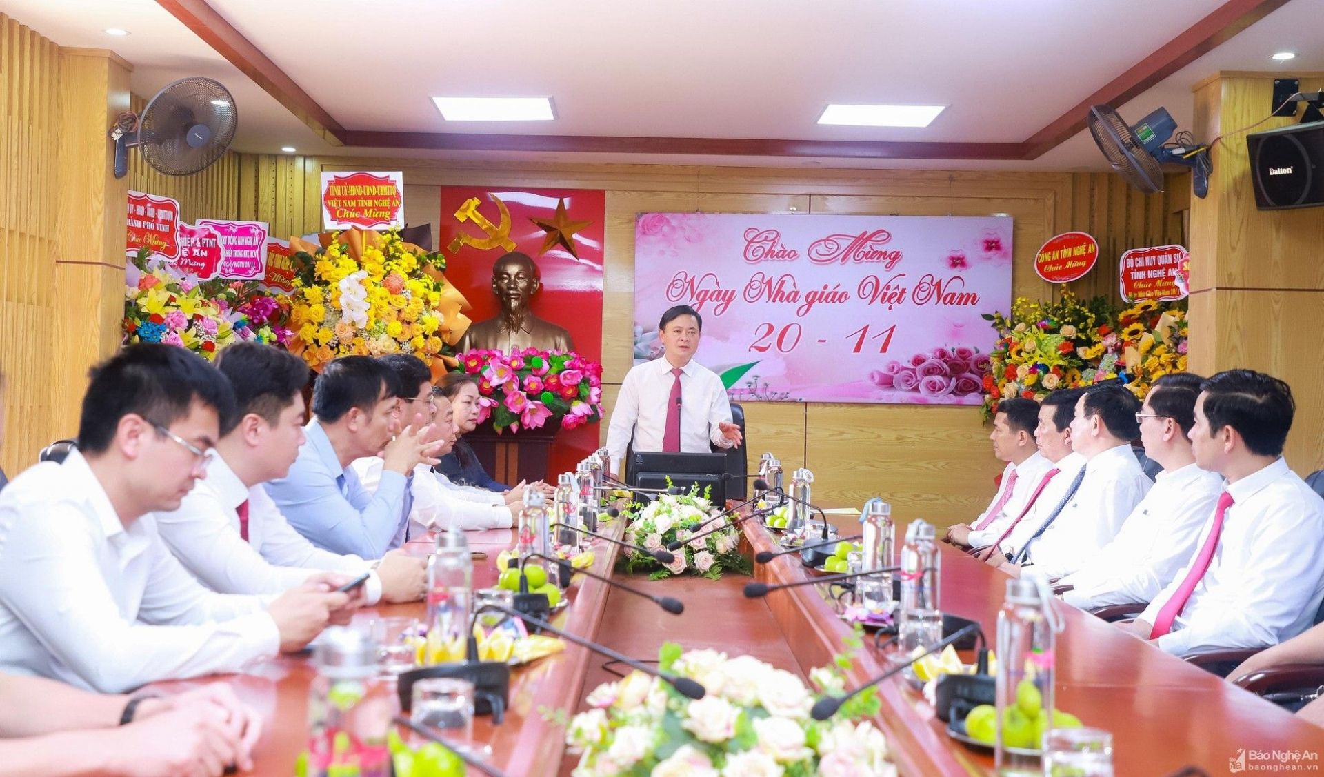 Bí thư Tỉnh ủy Nghệ An Thái Thanh Quý chúc mừng Ngày Nhà giáo Việt Nam