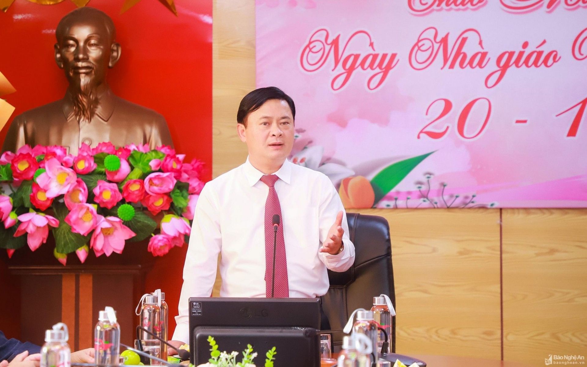 Bí thư Tỉnh ủy Nghệ An Thái Thanh Quý chúc mừng Ngày Nhà giáo Việt Nam