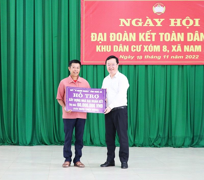 Chủ tịch UBND tỉnh Nghệ An dự ngày hội Đại đoàn kết tại huyện Nam Đàn