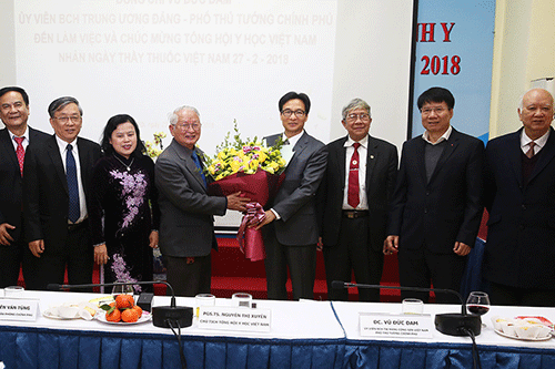 Phó Thủ tướng Vũ Đức Đam thăm, làm việc với Tổng hội Y học, Hội Chữ thập đỏ