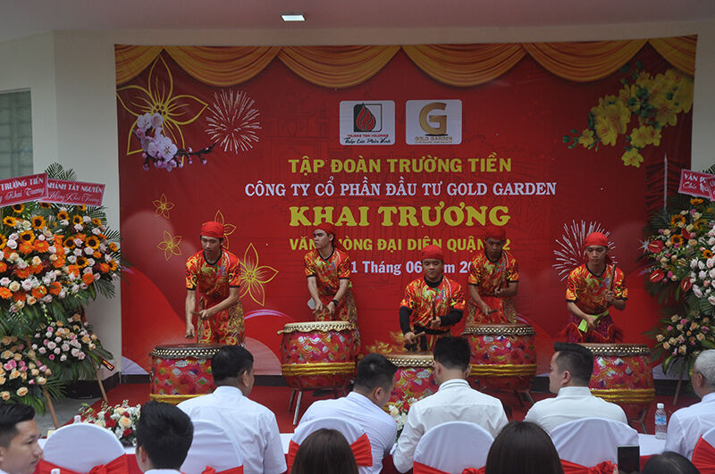 Màn đánh trống khai mạc buổi lễ