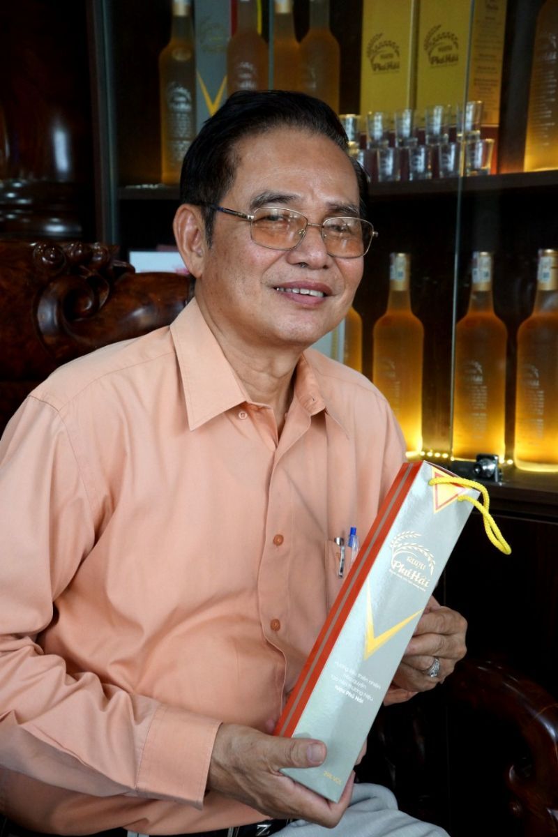 Lương y Đoàn Hoàng Hải và loại rượu do chính ông đặc chế